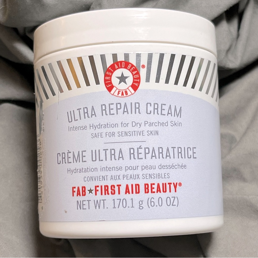 NWOT 6oz First Aid Beauty, Ultra Repair Cream, unscented